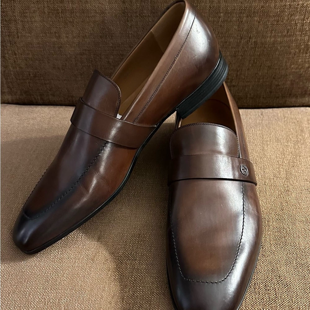 GUCCI loafers size 9 1/2. Never Worn